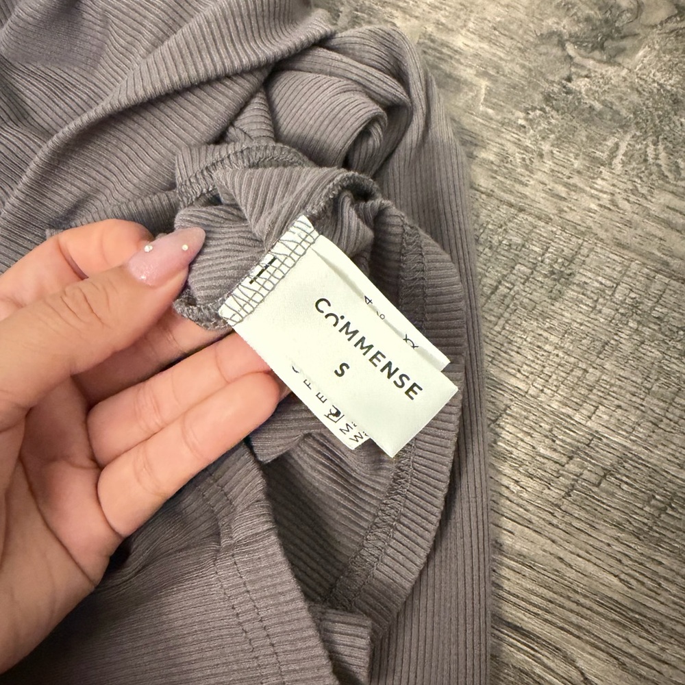 Commense Elegant Off-Shoulder Ribbed Top - Picture 3 of 4